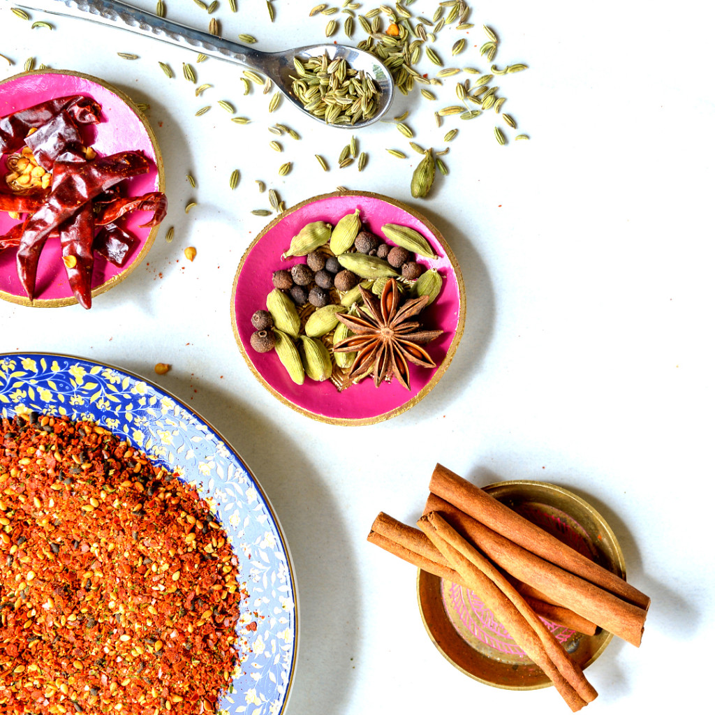 rawspicebar-spices